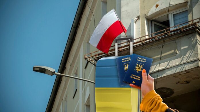 Флаг Польши чемодан укранцев и паспорта