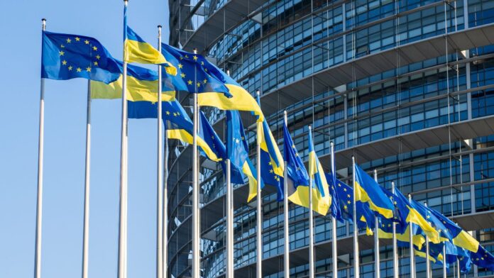 Україна шаблони (88) Прапор ЄС та документи де висвітлено що тимчасовий захист у ЄС продовжено для українців